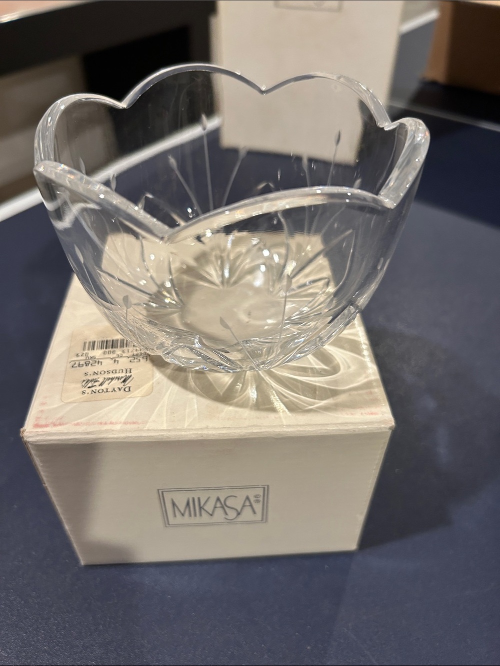 Mikasa Clear Crystal Petit points Bowl - Clear